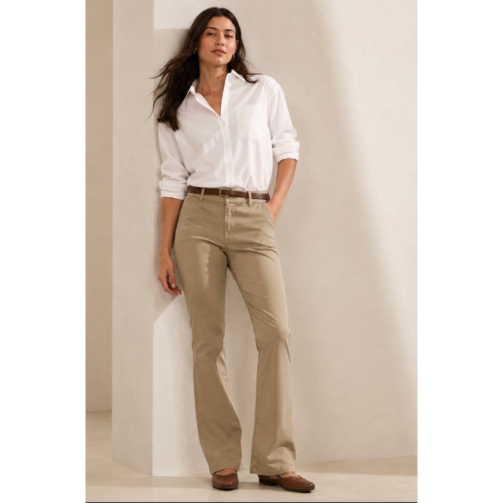 Banana Republic Women's Preppy Girlfriend Fit Bootcut SZ 4 Tan Slacks